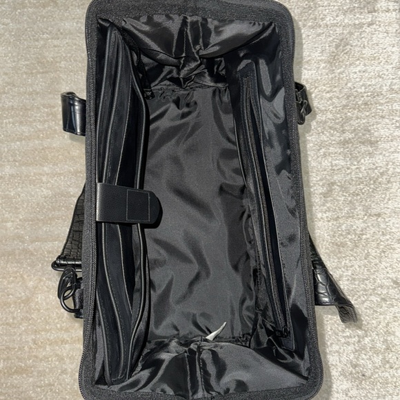 Beis The Convertible Mini Weekend - Picture 3 of 4